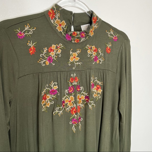 Cupio floral embroidered blouse in dark meadow - Picture 2 of 7